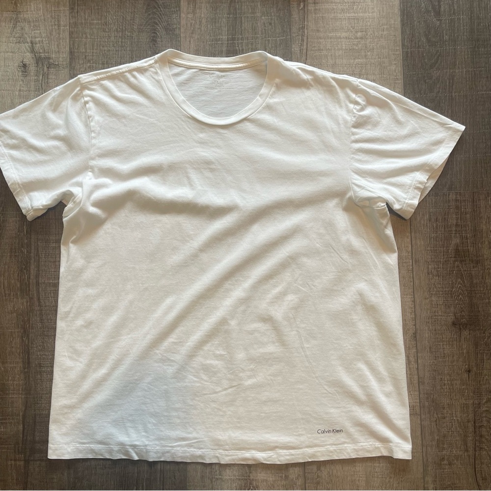 CALVIN KLEIN T-SHIRT